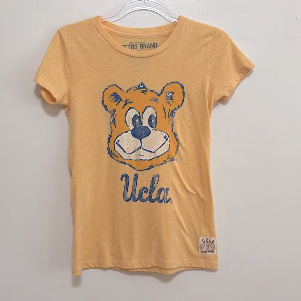 UCLA - Yellow T-Shirt Bruins Logo Bear Face on Front